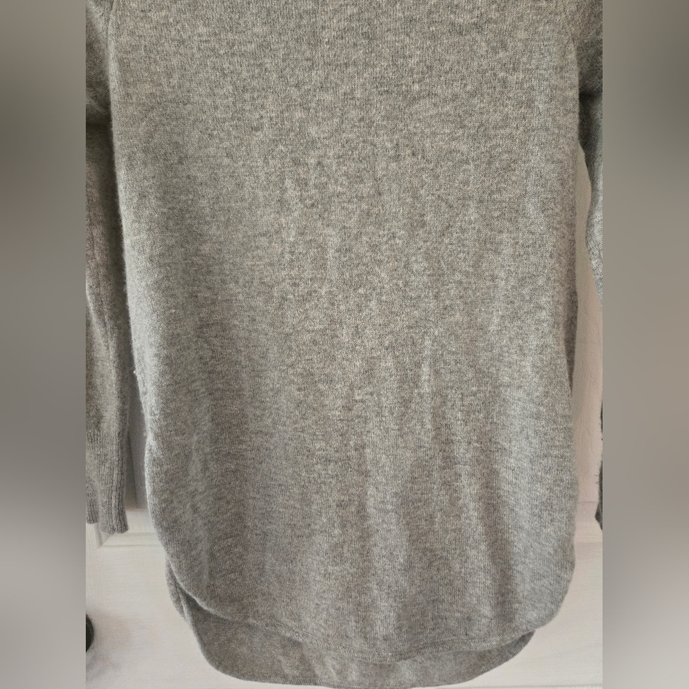 Halogen Wool Cashmere Blend Gray Women's Round Hem Sweater - Picture 2 of 7